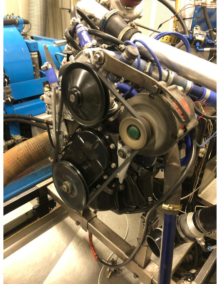 Reconstrucción de motor con rodaje y comprobación en banco.