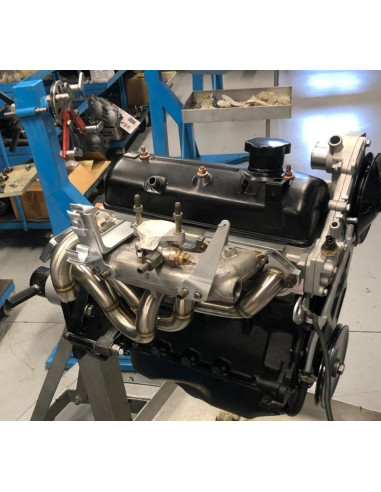 Reconstrucción de motor con rodaje y comprobación en banco.