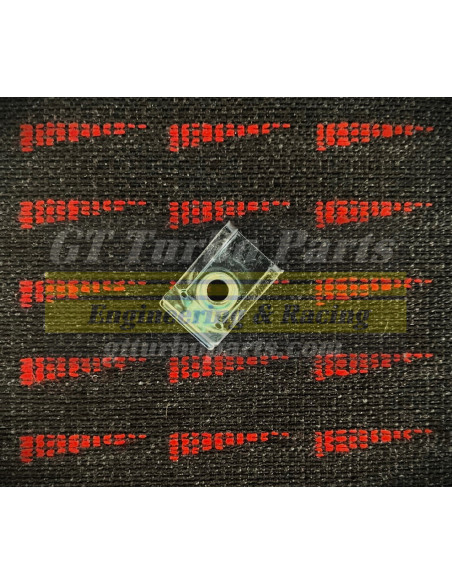 Clip de fixation de garniture d'angle arrière 7703046048