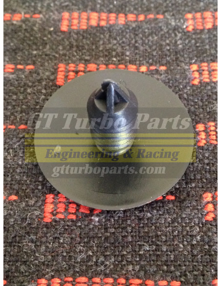 Plastic clip for inner wheel arch cover